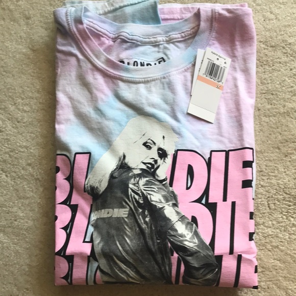 Last 1 - NEW GRAPHIC Blondie tie dyed plus size top - Picture 6 of 8